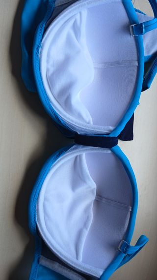Bikini azul turquesa con detalles