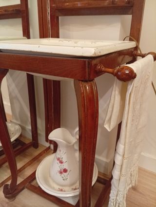 Antico mobile lavabo in legno