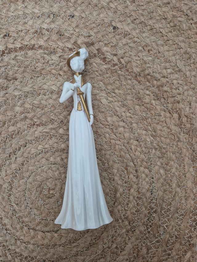 Figura porcelana mujer vintage