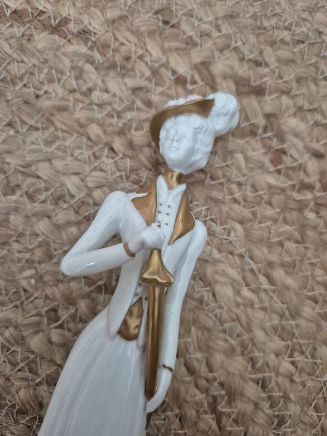 Figura porcelana mujer vintage