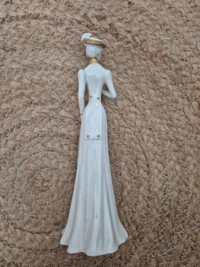 Figura porcelana mujer vintage