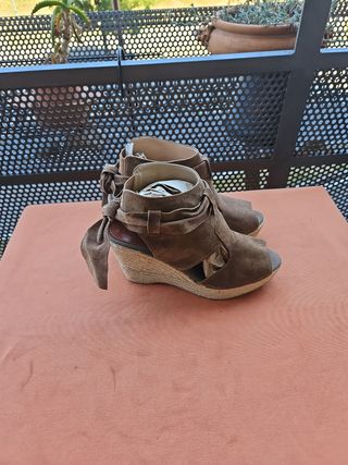 Sandali zeppa marrone