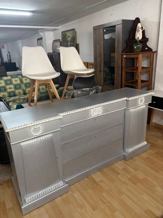 Tocador plateado estilo antiguo