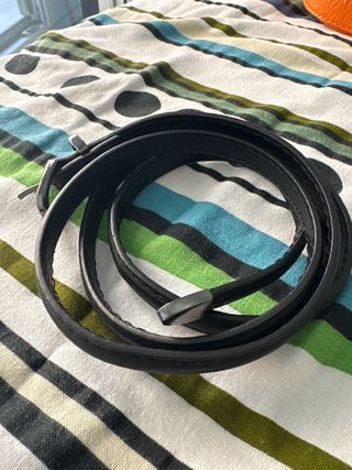 Cinturón fino negro mujer
1 cm de ancho