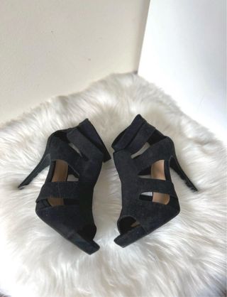 Sandalias negras tacón aguja