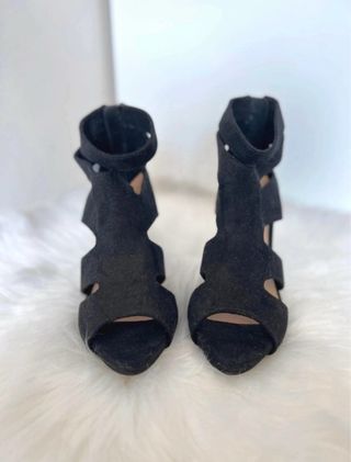 Sandalias negras tacón aguja