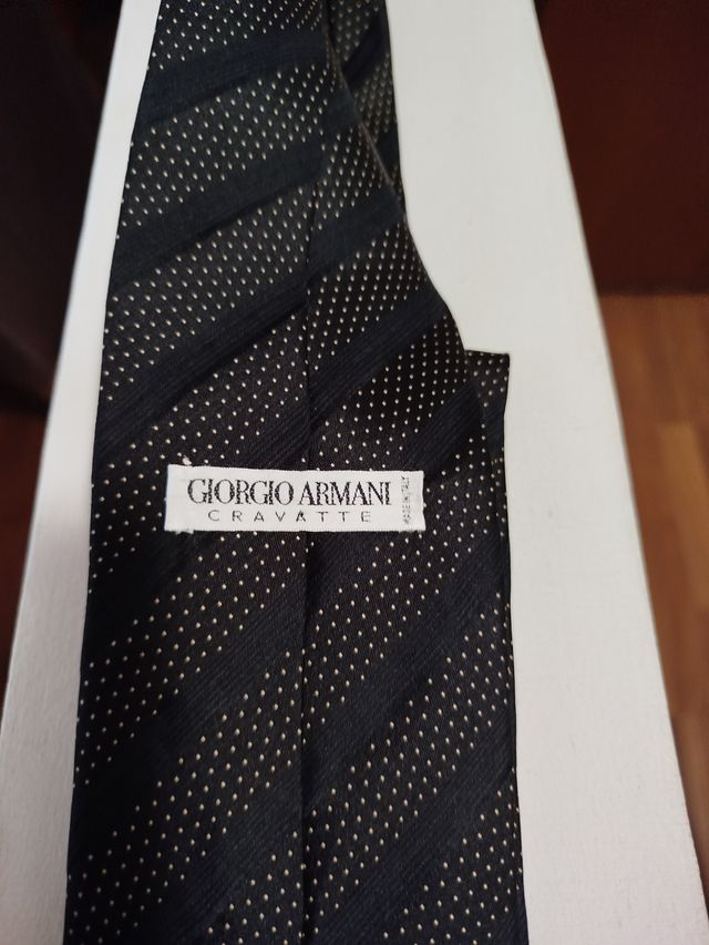 24 cravatte + 4 papillon + astuccio