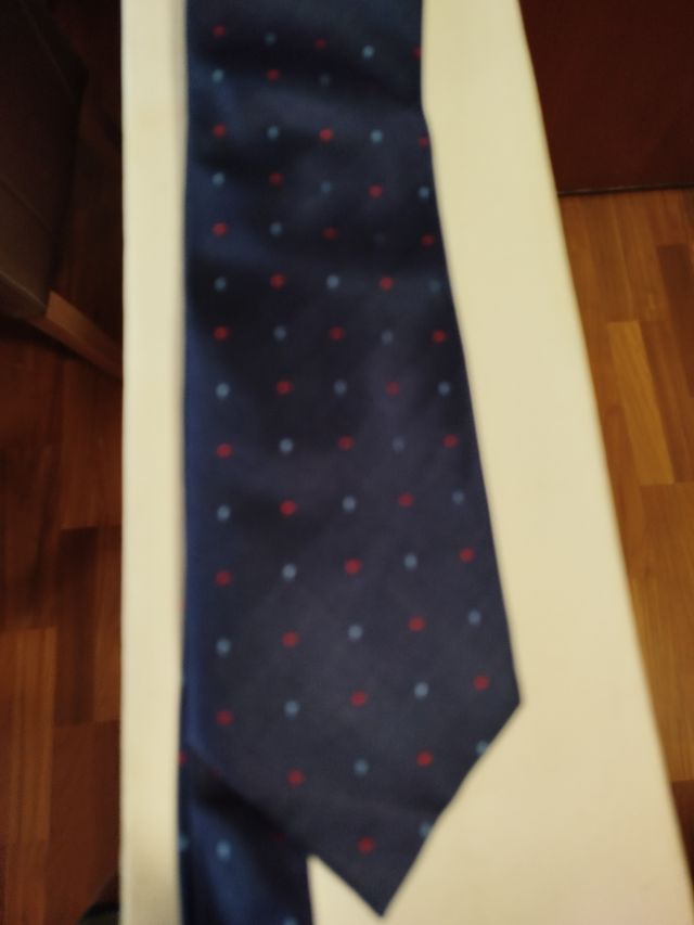 24 cravatte + 4 papillon + astuccio