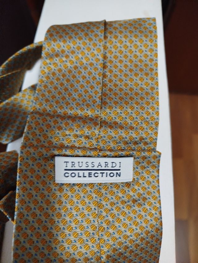 24 cravatte + 4 papillon + astuccio