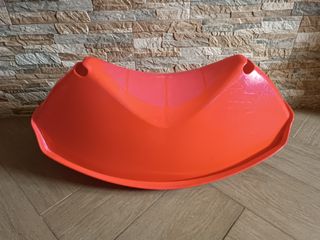 BALANCÍN INFANTIL IKEA ROJO
