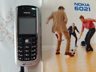 → Telefono cellulare Nokia 6021