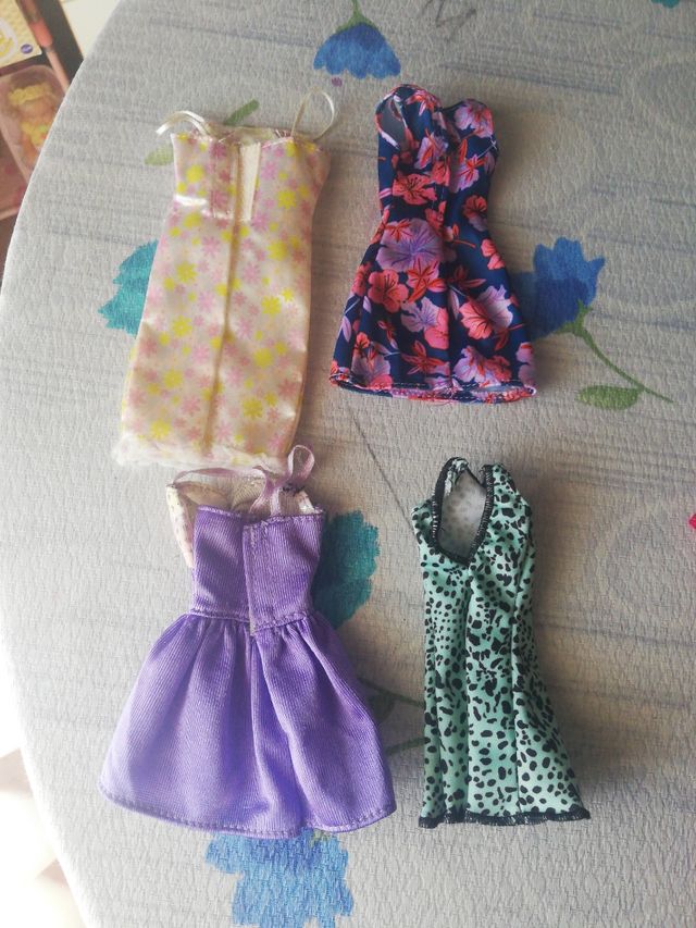 4 Vestidos Muñecas Barbie Originales