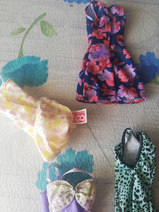 4 Vestidos Muñecas Barbie Originales