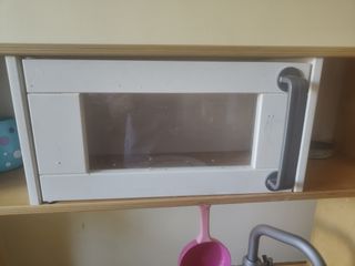 Cocinita de juguete madera Ikea y utensilios 