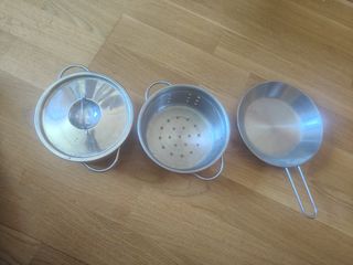Cocinita de juguete madera Ikea y utensilios 
