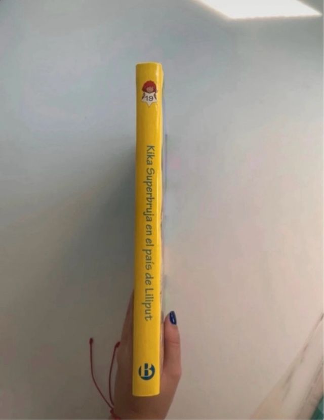 Kika Superbruja en el país de Liliput (Kika Sup...