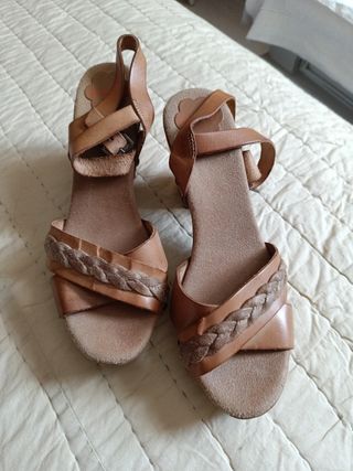 Sandalias Porronet tacón ancho y cuña
