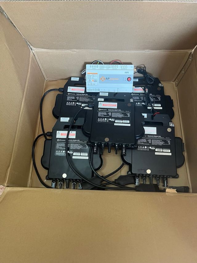 5 Microinversores APsystems DS3 + ECU