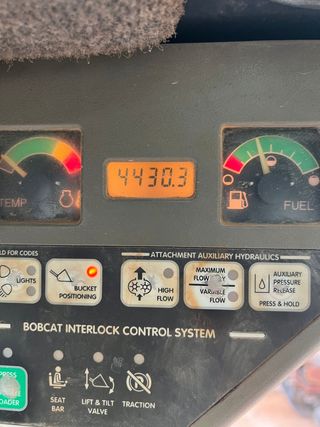 Minicargadora Bobcat 773