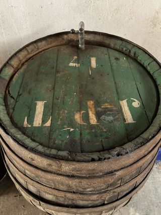 Antiche botti in legno medio 0,8 x fino a 43 al46