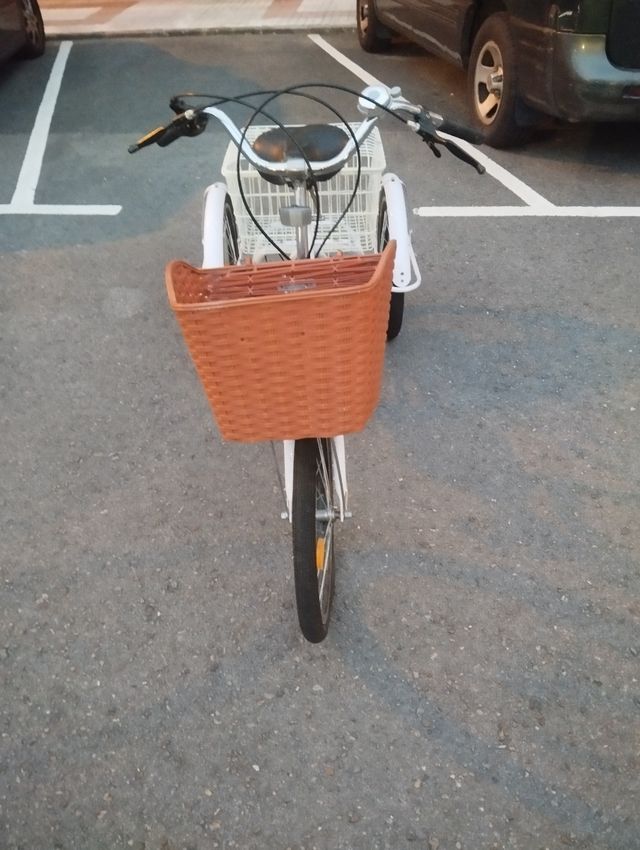 Triciclo adulto blanco