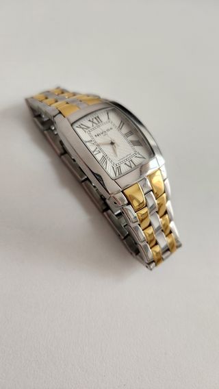 Reloj Nivada acero inoxidable.