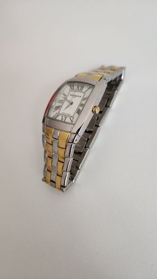 Reloj Nivada acero inoxidable.