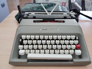 Olivetti Lettera 35: Máquina de escribir