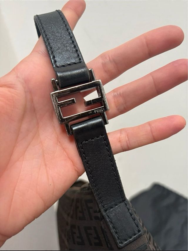 Borsa Fendi modello Baguette zucca marrone e nero