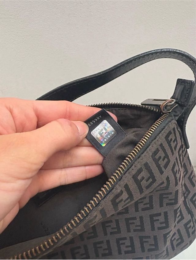 Borsa Fendi modello Baguette zucca marrone e nero