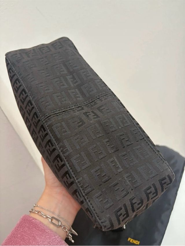 Borsa Fendi modello Baguette zucca marrone e nero