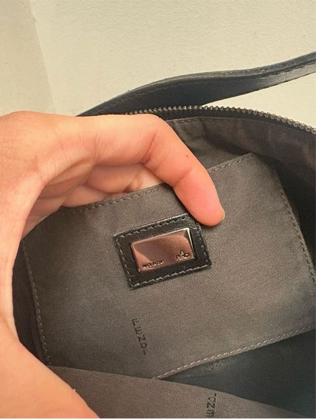 Borsa Fendi modello Baguette zucca marrone e nero