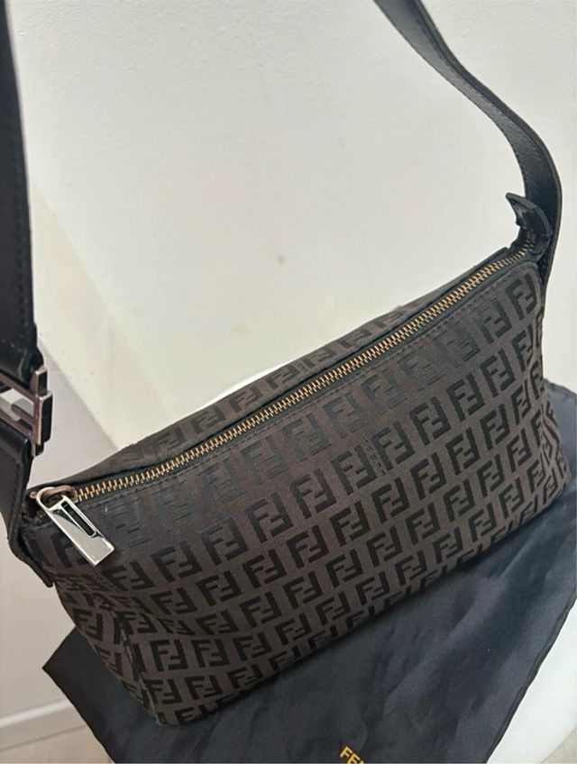 Borsa Fendi modello Baguette zucca marrone e nero