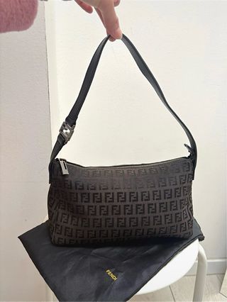 Borsa Fendi modello Baguette zucca marrone e nero