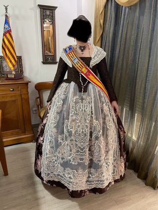 Traje Fallera marrón completo