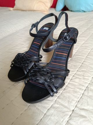 Sandalias CAMPER negras tacón y cuña