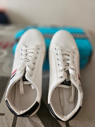 Zapatillas blancas deportivas