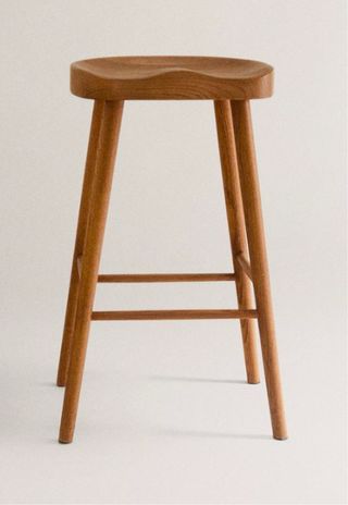 Taburete alto de madera maciza
72x40x37cm