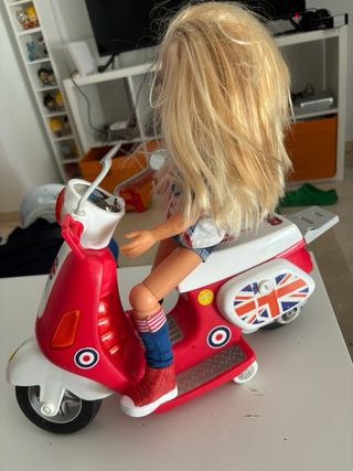 Muñeca Nancy + Moto Scooter