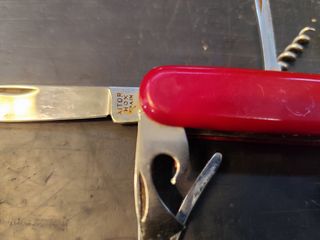 navaja Aitor multiusos roja