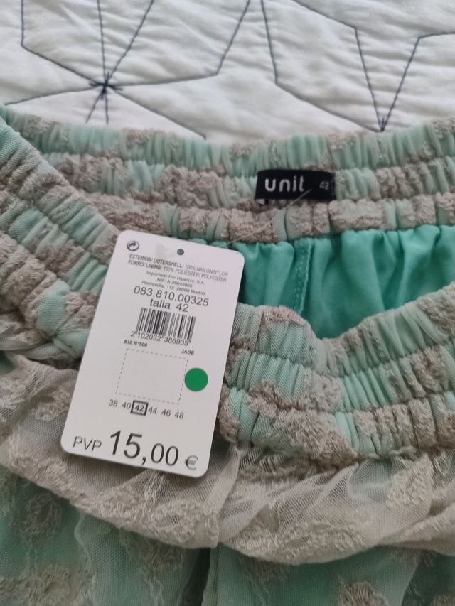 Falda tul bordada verde