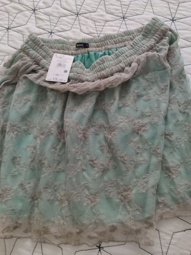 Falda tul bordada verde