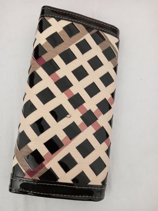 Cartera Burberry beige y negra