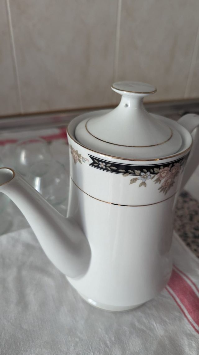 Juego café porcelana dorado