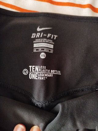 Leggins Nike Dri-FIT XS por debajo de la rodilla 
