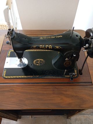 Máquina coser Alfa Antigua