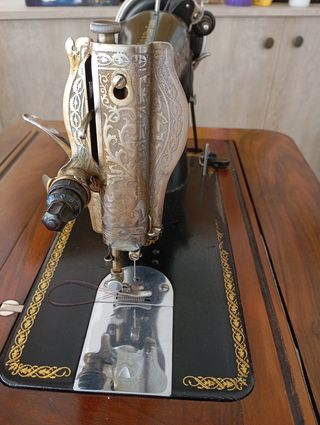 Máquina coser Alfa Antigua