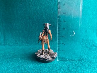 Figura pintada a mano Guerrera Bárbara 1