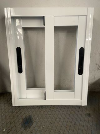 Ventana aluminio blanca