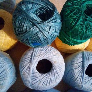 Gomitoli cotone: celeste, giallo, verde